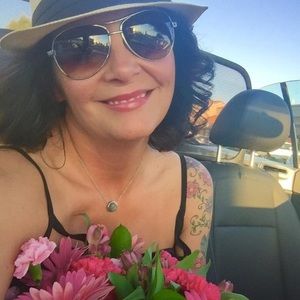 Meet your Posher, Paula